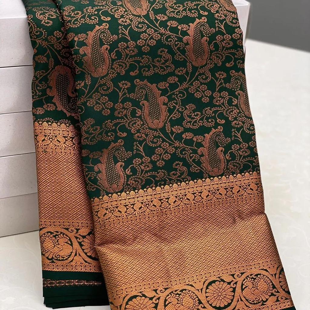 Fragrant Dark Green Soft Silk Saree With Delectable Blouse Piece