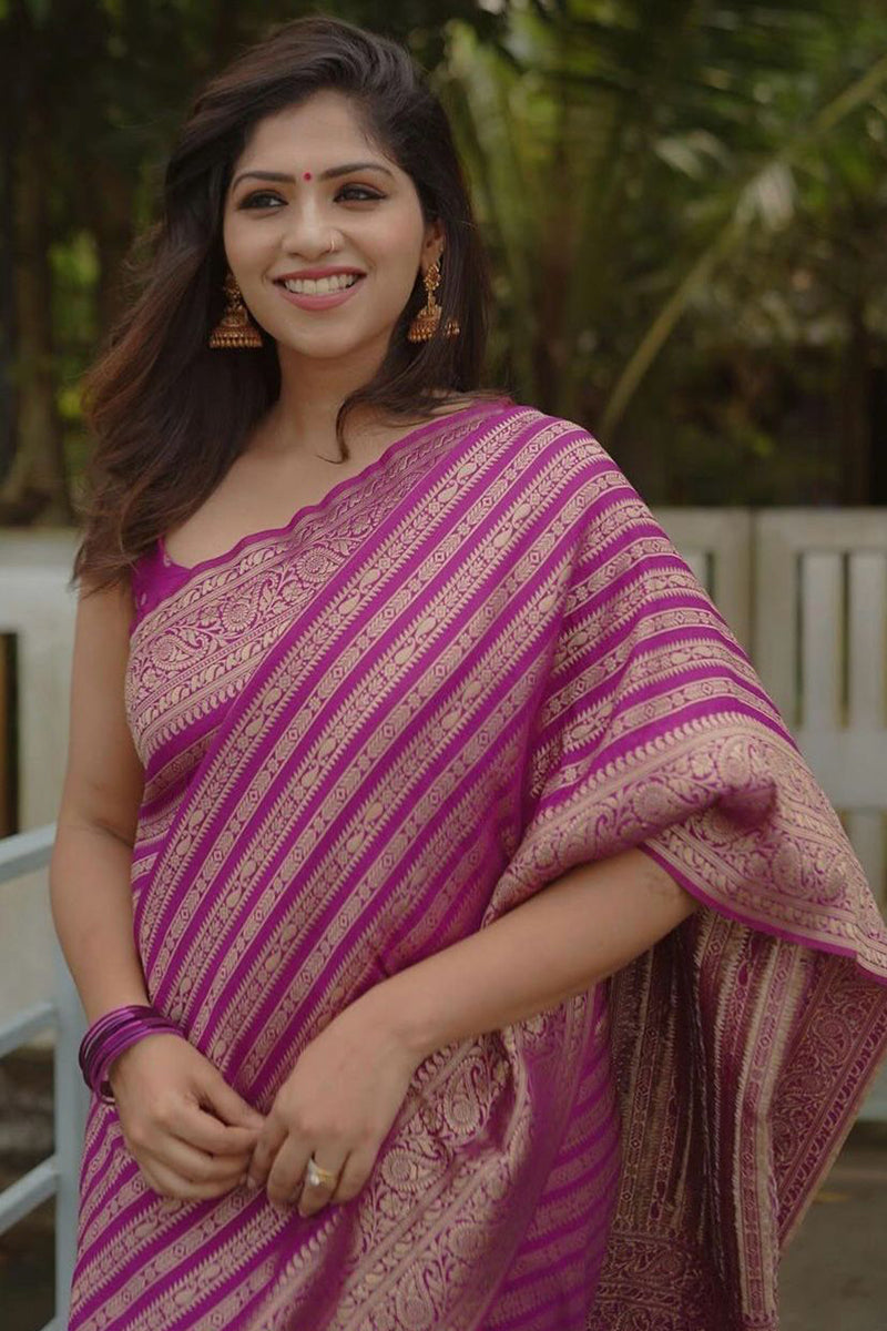 Incomparable Magenta Soft Silk Saree With Resonant Blouse Piece