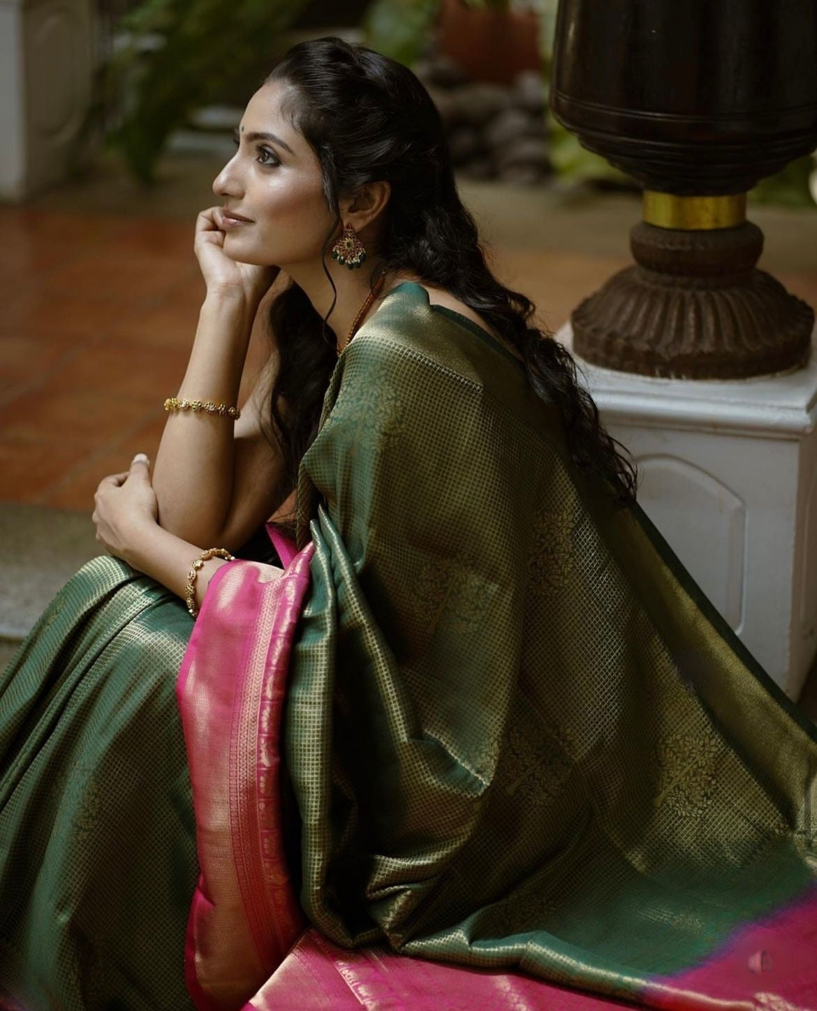 Enchanting Dark Green Soft Silk Saree With Fantabulous Blouse Piece