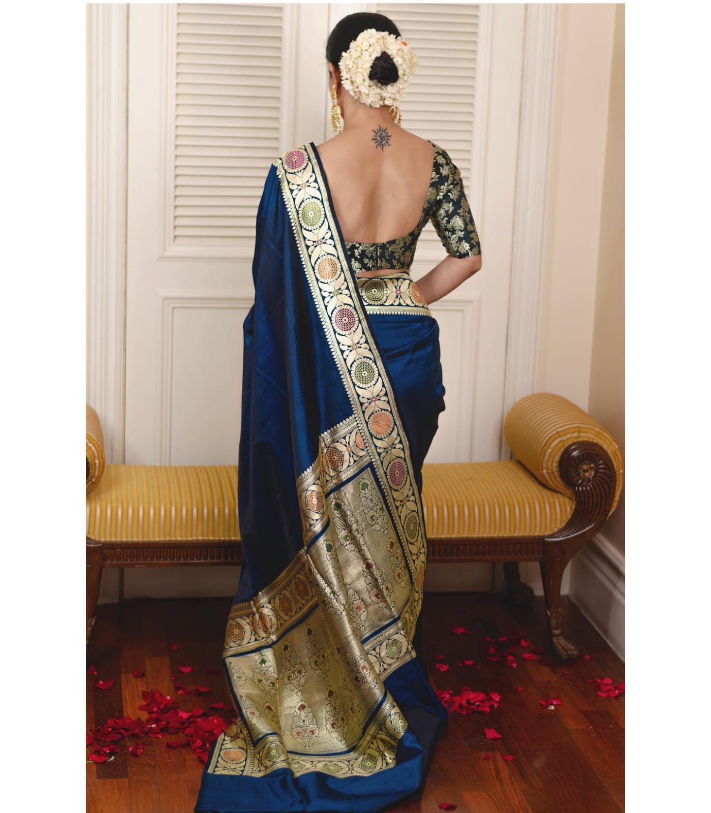 Amazing Navy Blue Soft Silk Saree With Gorgeous Blouse Piece