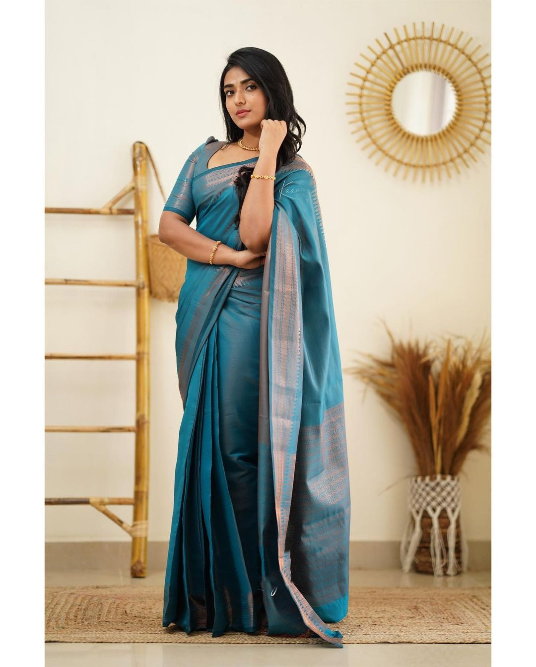 Brood Firozi Soft Silk Saree With Moiety Blouse Piece