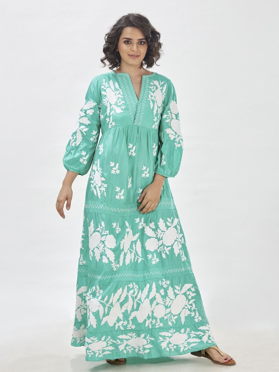 Lucknowi Chikankari Kurti Sets for Distinctive Style