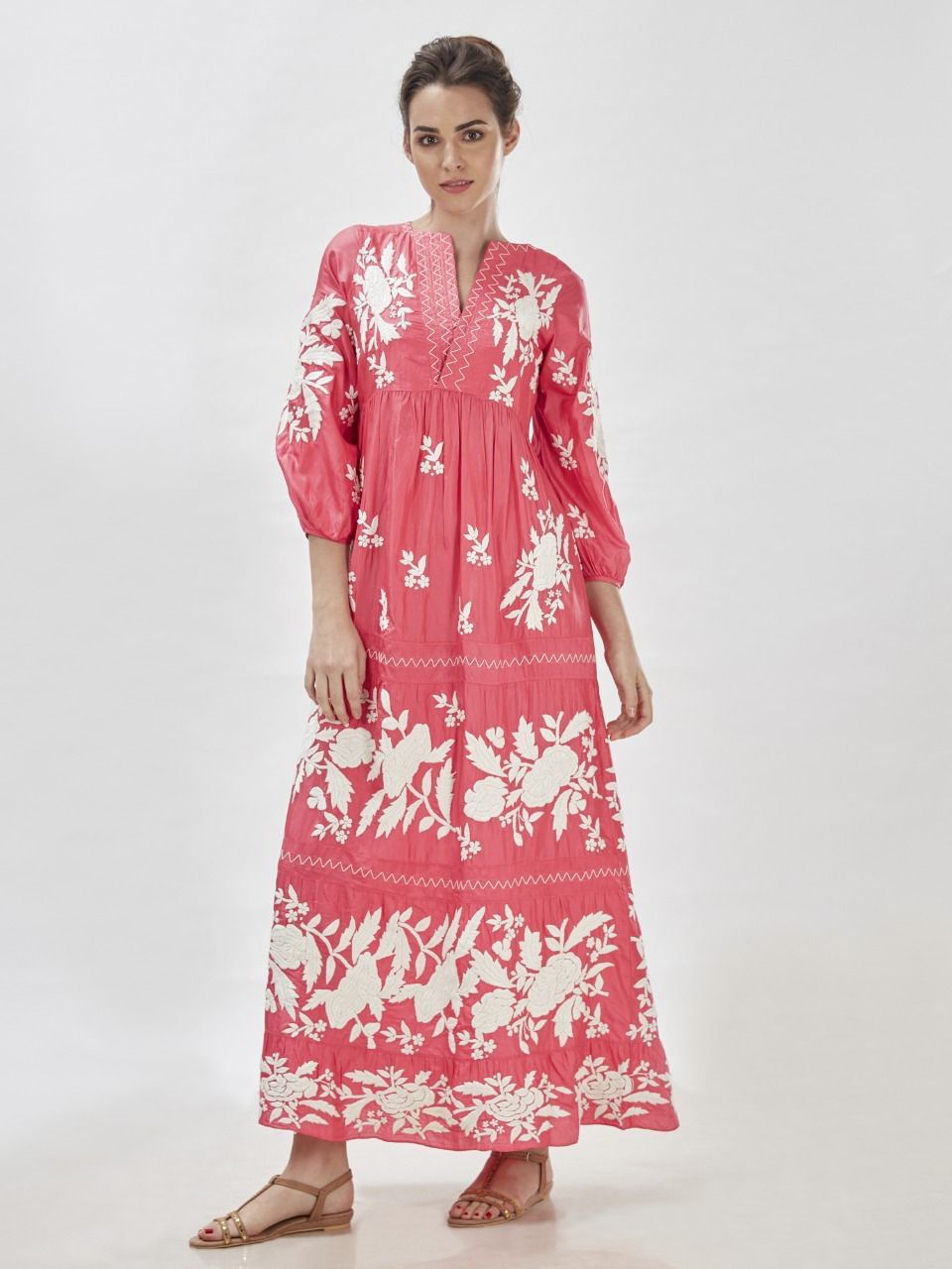 Lucknowi Chikankari Kurti Sets for Distinctive Style