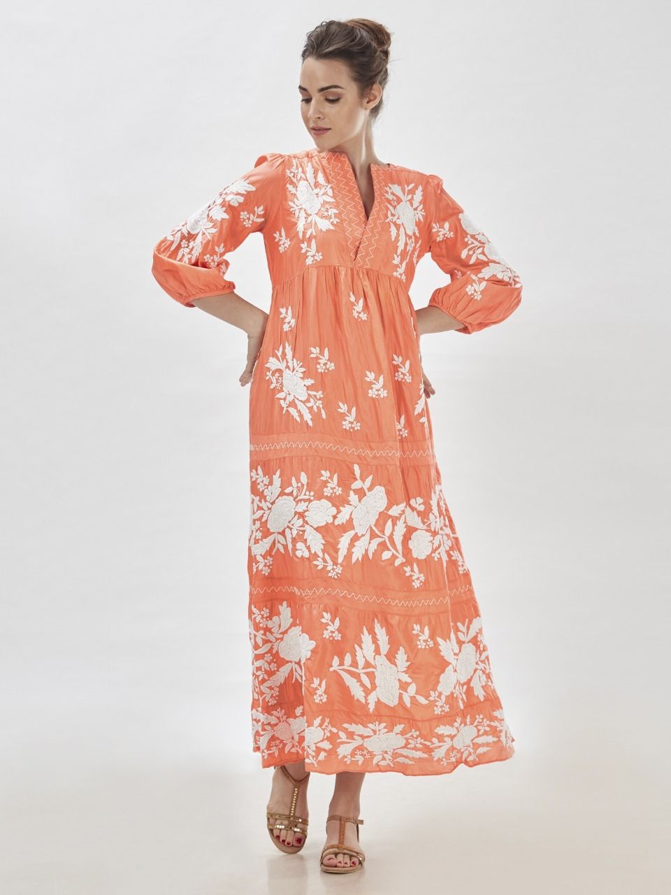 Lucknowi Chikankari Kurti Sets for Distinctive Style