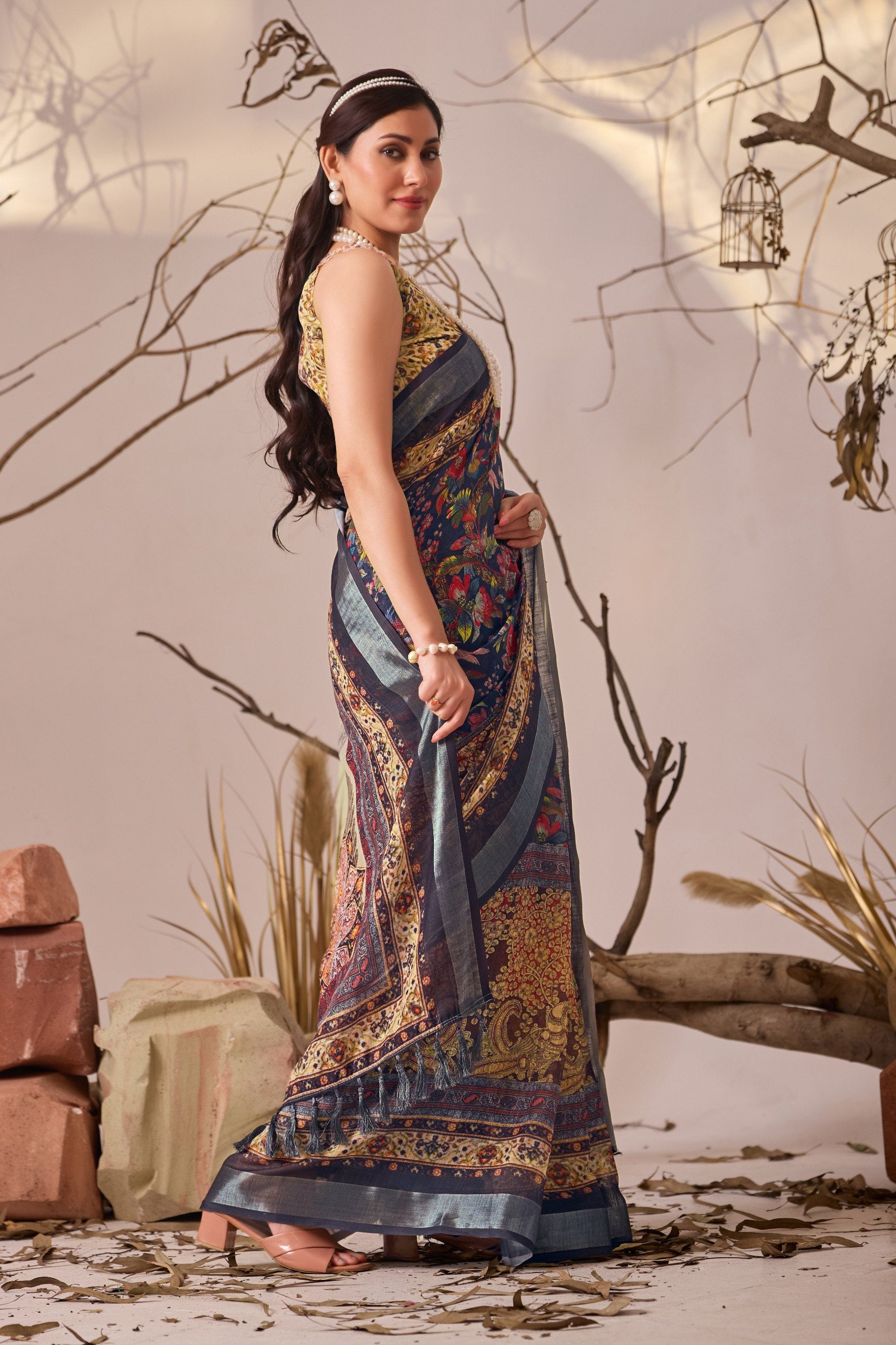 Elegant Patola Style Border Saree in Linen Cotton with Contrast Blouse