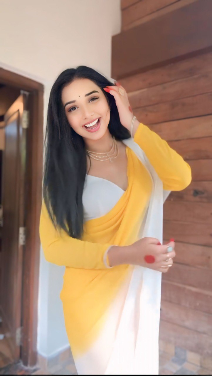 Yellow & White Georgette Printed Saree with Matching Blouse Piece