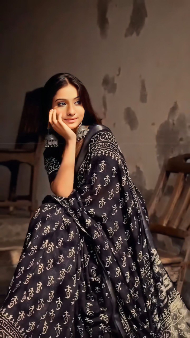 Black Ethnic Printed Cotton Ready-to-Wear Saree with Blouse