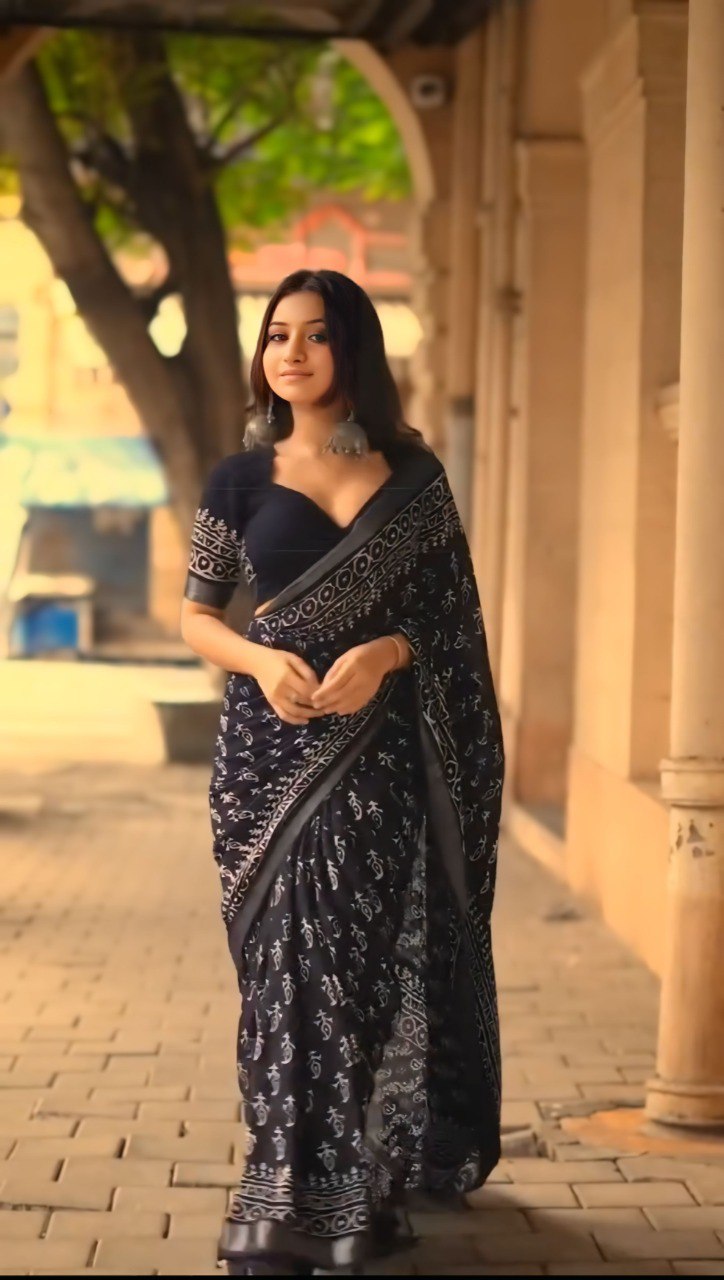 Black Ethnic Printed Cotton Ready-to-Wear Saree with Blouse
