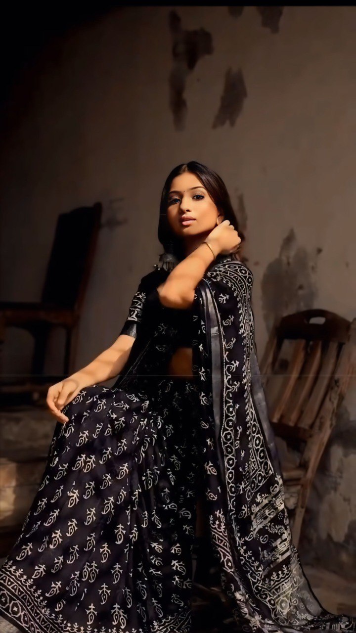 Black Ethnic Printed Cotton Ready-to-Wear Saree with Blouse