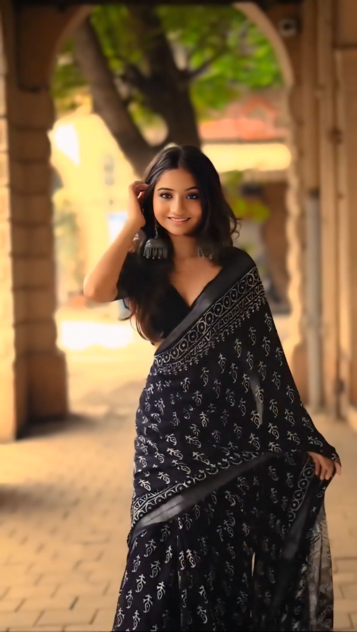 Black Ethnic Printed Cotton Ready-to-Wear Saree with Blouse
