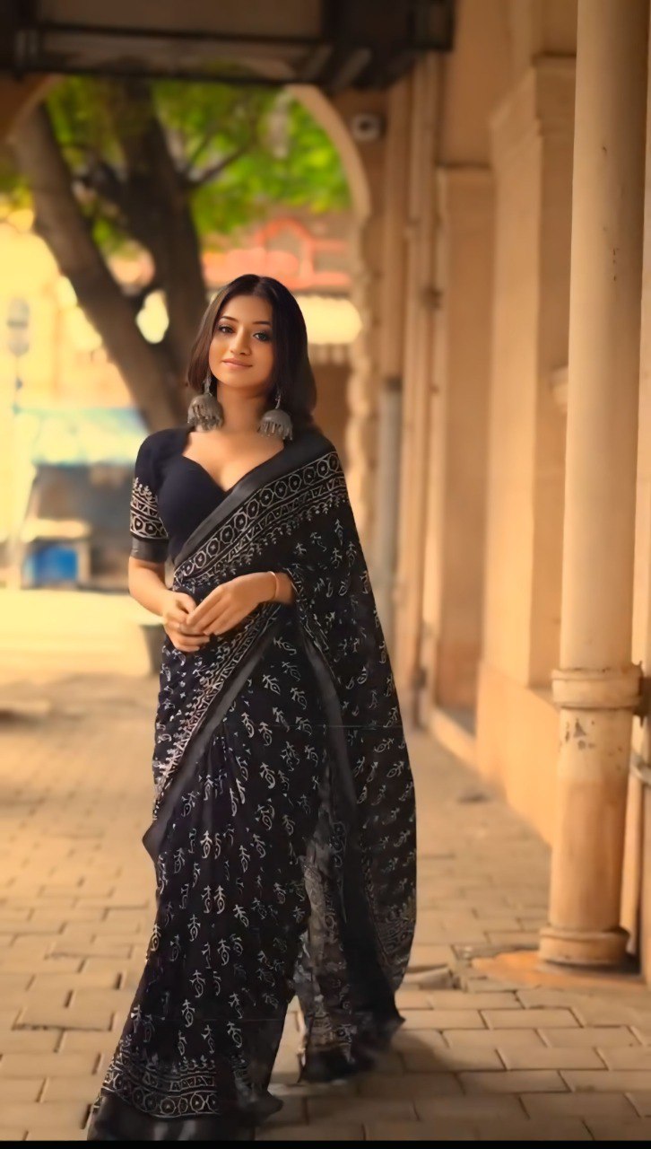 Black Ethnic Printed Cotton Ready-to-Wear Saree with Blouse